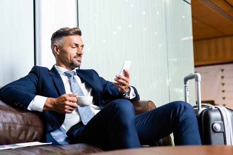 Effizienter-Service-in-Business-und-Stadthotels-die-digitale-Geschaeftsreise-Gastfreund-GmbH