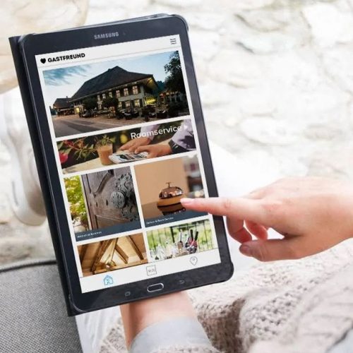 2021-04-28_09_35_01-tablet_garten-service_hotel-bären.jpg (640×960) Tablet mit der digitalen Gästemappe von Gastfreund