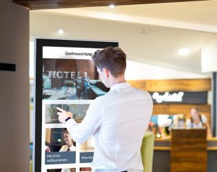 Digitale-Infopoints-Hotel-Erweitert-Gastfreund-GmbH- Digitale-Infopoints-Hotel-Erweitert-Gastfreund-GmbH-