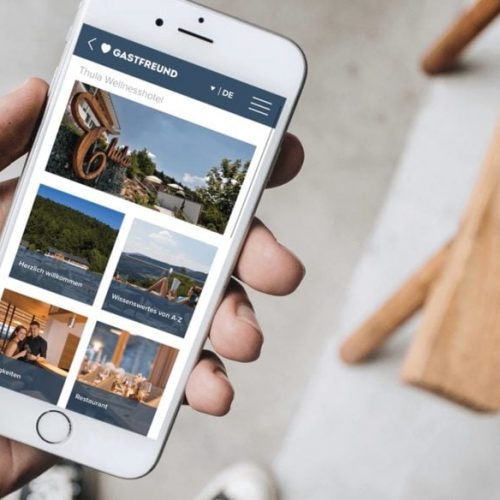 Gastfreund-Mehr-als-eine-App-1024×584 Ein Smartphone das die Digitale Gästemappe von Gastfreund zeigt